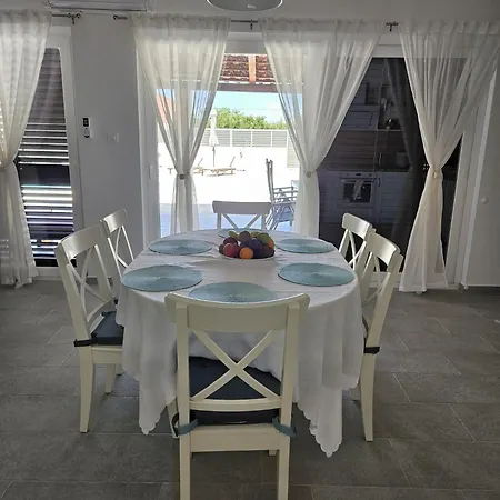 Brod * Šibenik