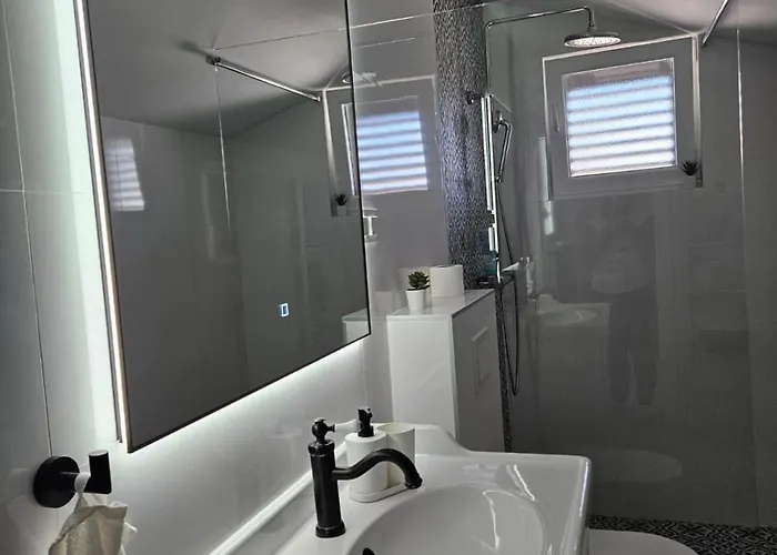 וילה Brod שיבניק